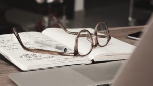 Edukacja w zakresie sztuki – jak rozwijać umiejętności artystyczne i twórcze myślenie u dzieci?